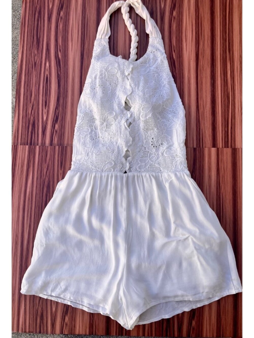 Tea & Cup Nasty Gal Womens White Peek A Boo Rope Lace Romper Size S/M - Picture 11 of 12